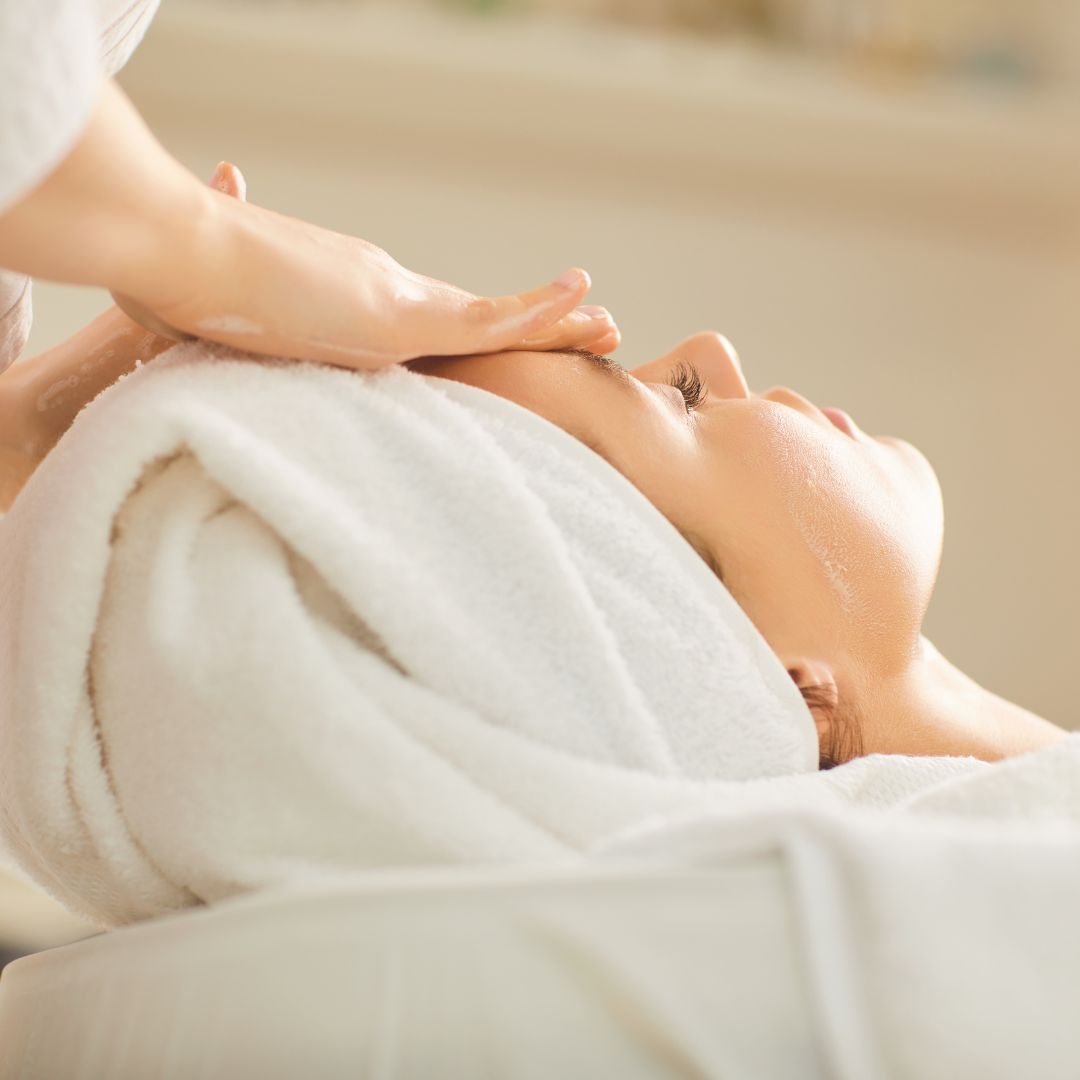 Higiene facial + 2 tratamientos con Dermapen + 2 sesiones LPG facial